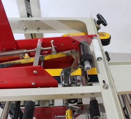 B2Bパッケージングソリューションのためのカートンシーラー粘着式平面サイドラベルリングマシン