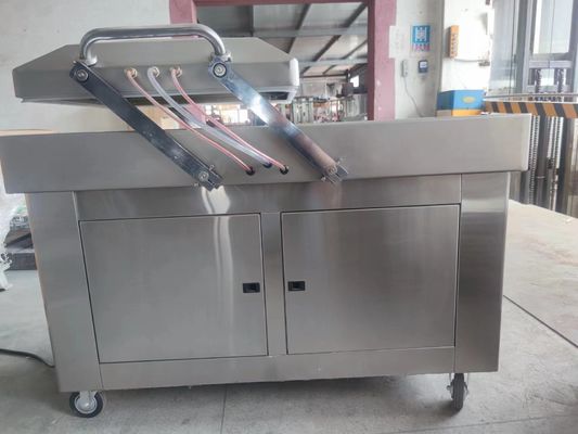 食品包装 4Pcsシールストライプを持つ電気ダブルチャンバー真空包装機