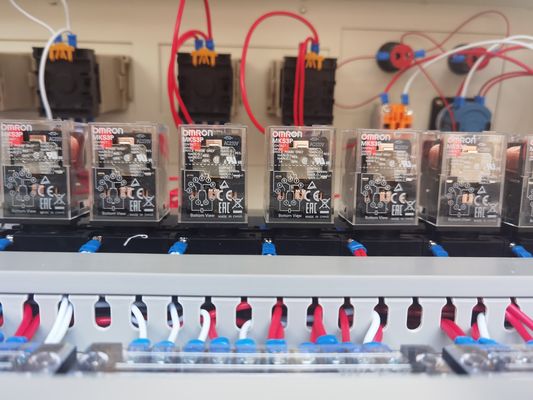 POF/PVC/PP/PEフィルム スタンドアップポッチと化粧品のための熱縮小包装機