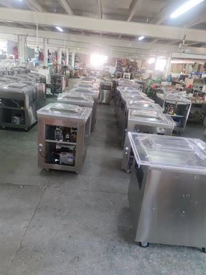 乾燥クリームと煙味のサーモン用の自動真空包装機