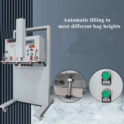 700mm 重量穀物粉末 垂直真空包装機 ノズル付き