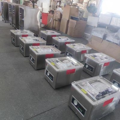 プラスチック製の包装 シングルチャンバー真空密封機 チーズ 乾燥魚 キムチ お茶 コーヒー