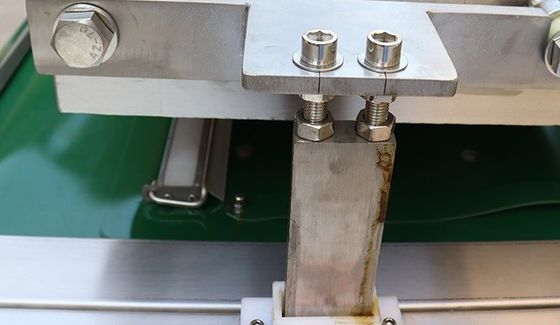 10mm 密封幅 肉コンベヤーベルトタイプ 真空連続ロールパッケージングマシン