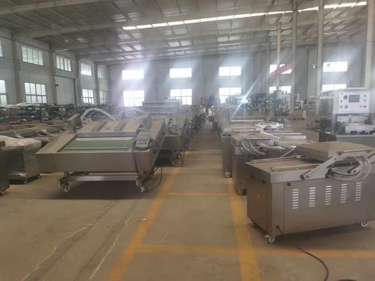 乾燥したキャベツと煙味のサーモンのための連続ベルトタイプロール真空包装機