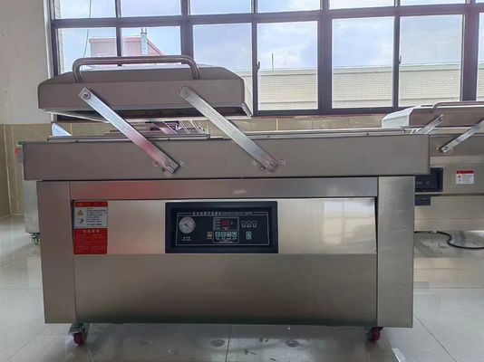 プラスチック包装材料のセミオートマティック商用ダブルチャンバー真空密封機